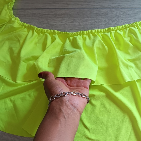 Women Ruffle One-Shoulder Top And Irregular Skirts 2 Piece Set - Picture 11 of 15